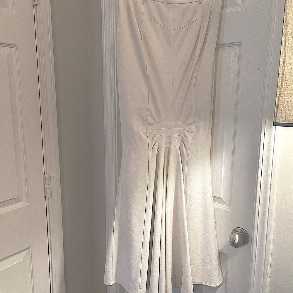 Long winter white skirt with belt loop